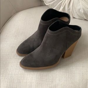 NWOT dolce Vita slip on ankle boots
